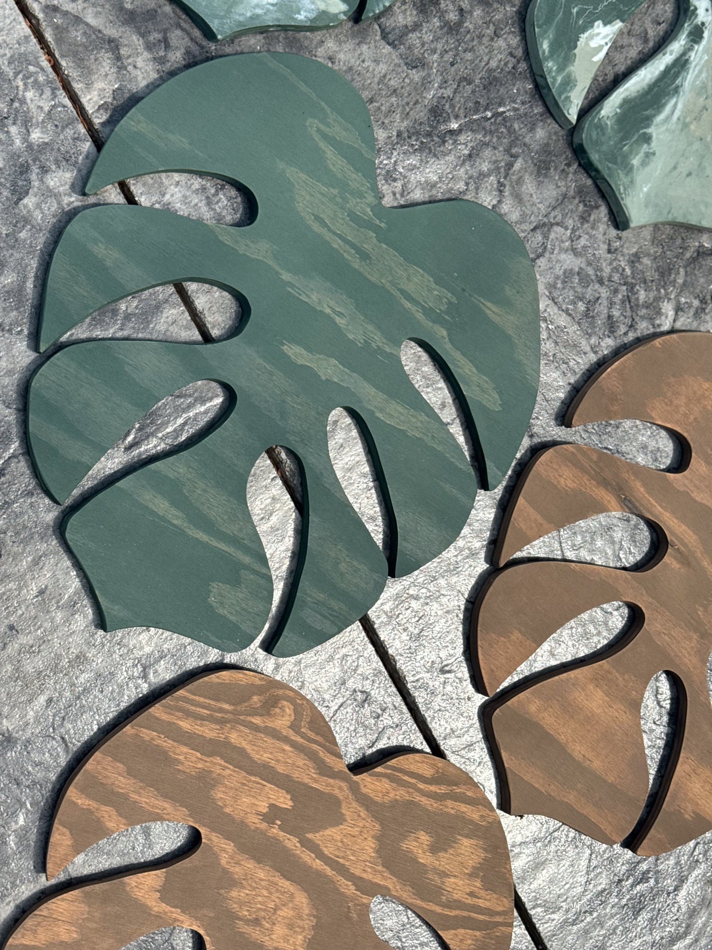 Monstera Leaf Table