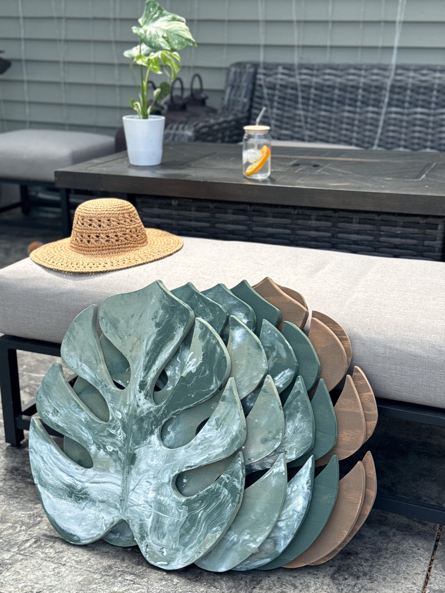 Monstera Leaf Table