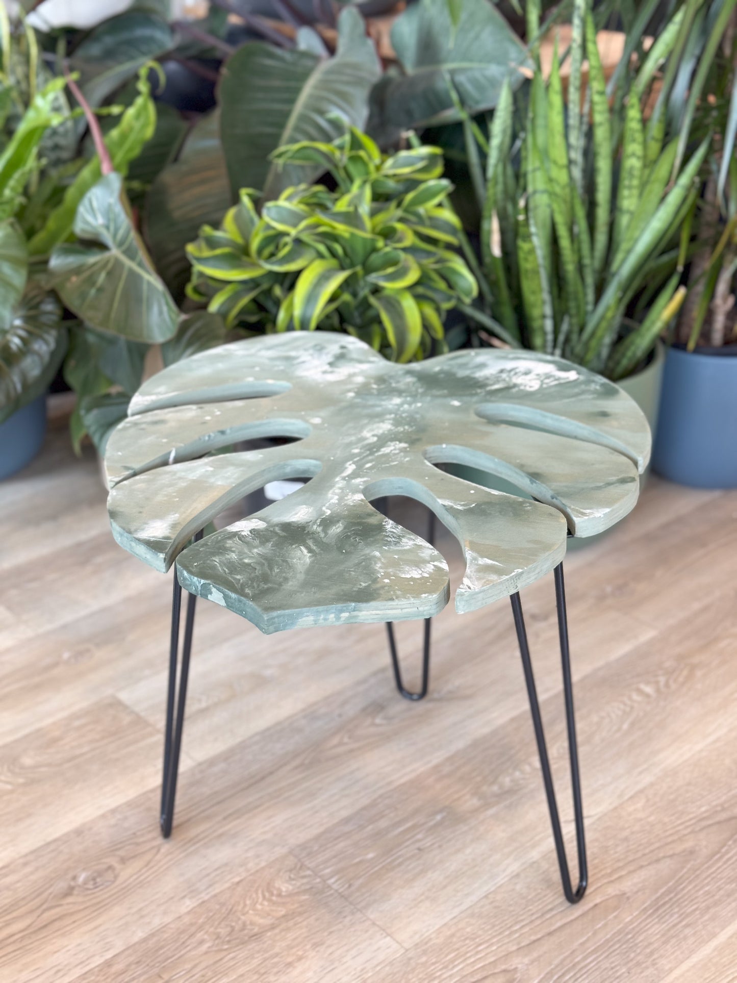 Monstera Leaf Table